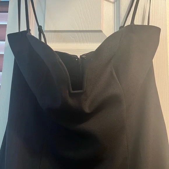 🖤NWOT🖤REFORMATION PLUNGE STRETCH SPAGHETTI STRAP LITTLE BLACK DRESS SIZE 8 - Picture 2 of 6